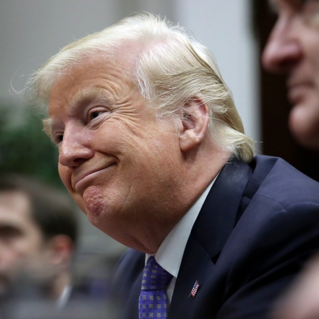 04-donald-trump-meeting.w700.h700